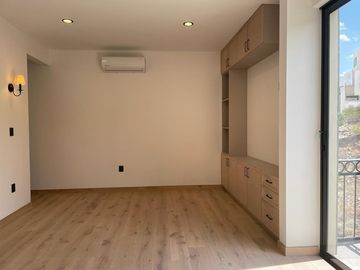 AMPLISIMA Y MODERNA CASA EN CAMPO DE GOLF