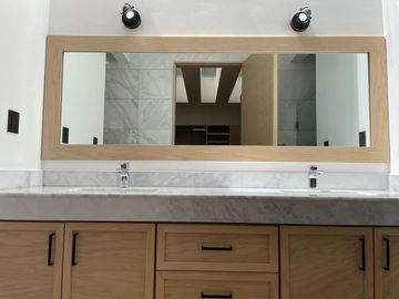 AMPLISIMA Y MODERNA CASA EN CAMPO DE GOLF