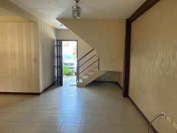 VENDO POR VIAJE CASA EN VILLA CLUB ETAPA LUNA