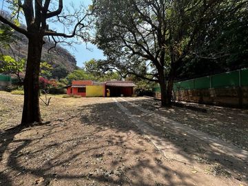 Oportunidad!! En venta Quinta en Huachinantilla, en Tepoztlán, Morelos.