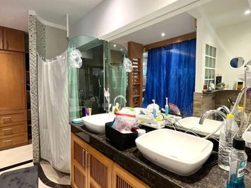 Fully furnished large studio for sale at Galae Thong Tower