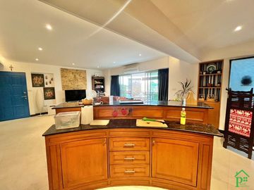 Fully furnished large studio for sale at Galae Thong Tower