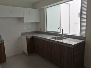 EXCELENTE OPORTUNIDAD DUPLEX ESTRENO VENTA FRENTE A PARQUE SURCO!