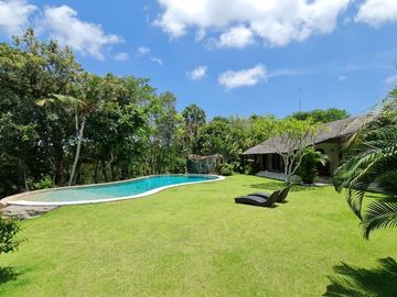 Riverfront Villa In Nyanyi