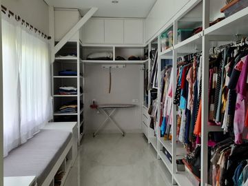 Riverfront Villa In Nyanyi