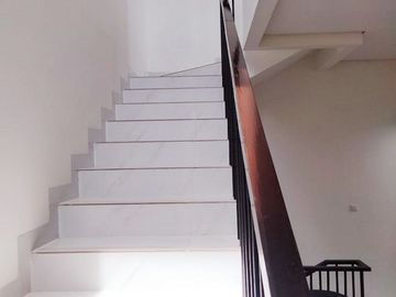 Rumah Dijual di Cirendeu Ciputat Dekat MRT Lebak Bulus
