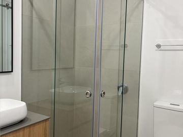 SE VENDE HERMOSO DEPARTAMENTO 2 DORMITORIOS,  EN EL EDIFICIO AQUARELA, CUMBAYA