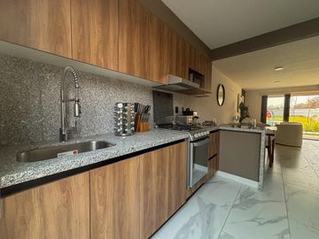 CASA EN VENTA CON ALBERCA CUAUTLA MORELOS