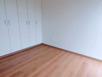 HERMOSO DEPARTAMENTO FRENTE A PARQUE EN SURCO (dpto, 601)