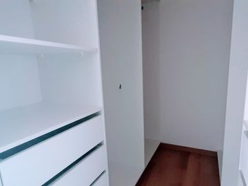HERMOSO DEPARTAMENTO FRENTE A PARQUE EN SURCO (dpto, 601)
