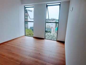 HERMOSO DEPARTAMENTO FRENTE A PARQUE EN SURCO (dpto, 601)