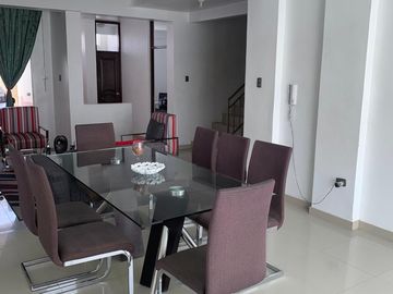 VENDO CASA DOS PISOS EN LA URB. MONTE BELLO - PIURA
