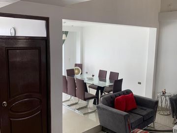 VENDO CASA DOS PISOS EN LA URB. MONTE BELLO - PIURA