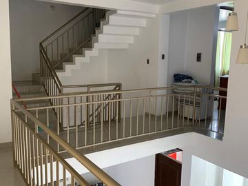 VENDO CASA DOS PISOS EN LA URB. MONTE BELLO - PIURA