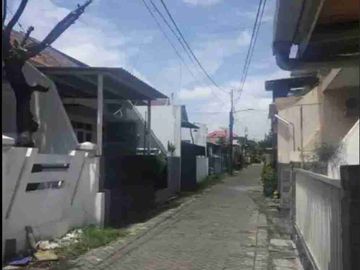 Di jual rumah siap huni Pucang Surabaya