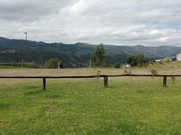 Vendo Quinta con Amplio Terreno Sector Cojitambo