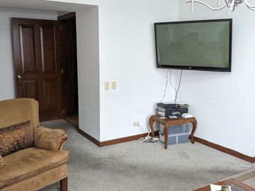 DEPARTAMENTO DE VENTA QUITO SECTOR CENTRO COMERCIAL EL BOSQUE