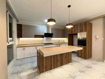 HERMOSA CASA DE ESTRENO EN VENTA EN URB.MIRAFLORES COUNTRY CLUB 1ERA ETAPA