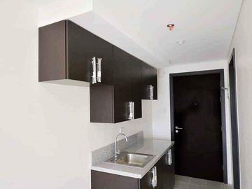 CLEAN TITLE PERPETUAL OWNERSHIP Top High End Condo Modern Minimialist Condo near Hotel Mall Resturants and Airport Hospital School Office  HIGH END BU