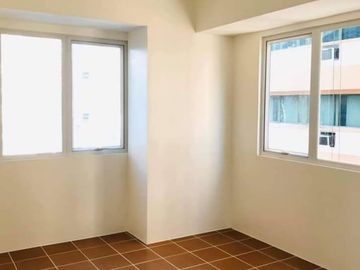 CLEAN TITLE PERPETUAL OWNERSHIP Top High End Condo Modern Minimialist Condo near Hotel Mall Resturants and Airport Hospital School Office  HIGH END BU