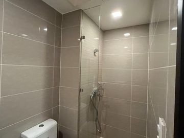 2 bedroom unit condo for sale in Taguig Mckinley hill