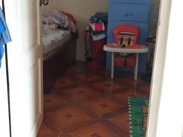 VENTA DE ACOGEDORA CASA DE 2 PLANTAS EN CDLA MARTHADE ROLDOS