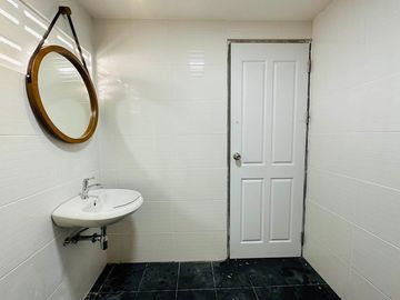 Beautiful house, minimalist style, San Kamphaeng District, ready to move in.