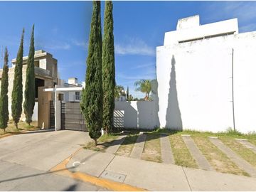 ¡Remate Bancario! Excelente Oportunidad, Bonita casa en condominio a un Excelente Precio