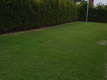 VENDO CASA ESQUINERA * NO ADOSADA * CUMBAYÁ  VÍA A  LUMBISI