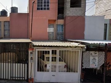 CASA EN VENTA EN ARRAYANES, LOS HEROES COACALCO, COACALCO DE BERRIOZABAL, EDOMEX. EXCELENTE OPORTUNIDAD. REMATE INMOBILIARIO.