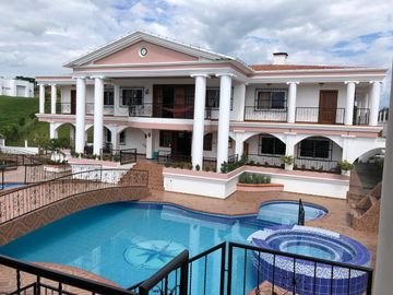 VENTA DE CASA CAMPESTRE DE 1.000 M2 CONSTRUIDOS EN CERRITOS (PEREIRA)