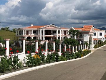 VENTA DE CASA CAMPESTRE DE 1.000 M2 CONSTRUIDOS EN CERRITOS (PEREIRA)