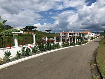 VENTA DE CASA CAMPESTRE DE 1.000 M2 CONSTRUIDOS EN CERRITOS (PEREIRA)