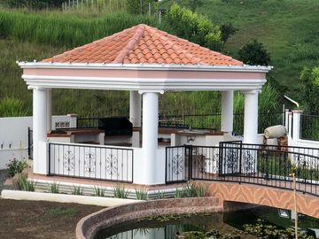 VENTA DE CASA CAMPESTRE DE 1.000 M2 CONSTRUIDOS EN CERRITOS (PEREIRA)
