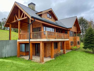 Casa dentro de parcela en Lago Rupanco - Región de Los Lagos
