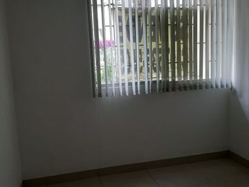 Venta Departamento Primer Piso en Condominio Alto Colonial