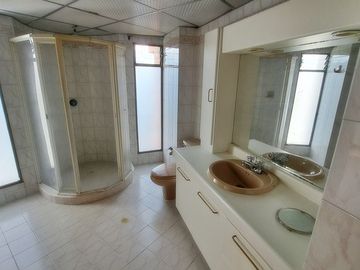 VENTA DE APARTAMENTO DE LUJO 212 M2 SECTOR TEJARES, MANIZALES CALDAS