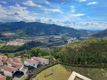 VENTA DE APARTAMENTO DE LUJO 212 M2 SECTOR TEJARES, MANIZALES CALDAS