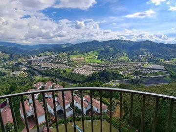 VENTA DE APARTAMENTO DE LUJO 212 M2 SECTOR TEJARES, MANIZALES CALDAS