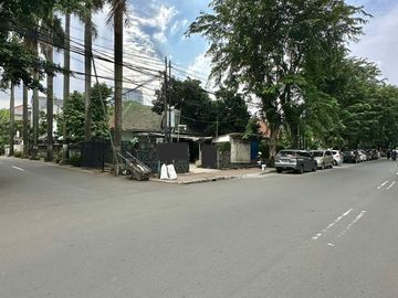 RUMAH at Jl PEJOMPONGAN RAYA, JAKPUS