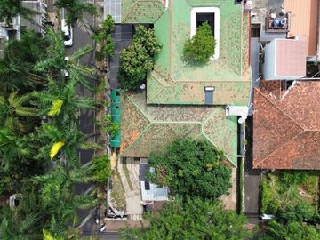 RUMAH at Jl PEJOMPONGAN RAYA, JAKPUS