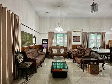 RUMAH at Jl PEJOMPONGAN RAYA, JAKPUS