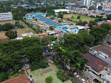 RUMAH at Jl PEJOMPONGAN RAYA, JAKPUS