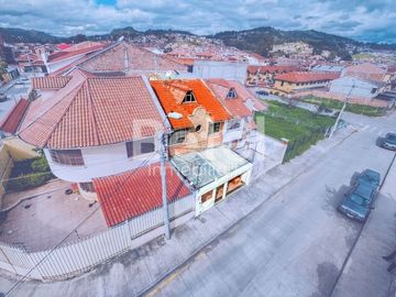 Casa con local comercial I CONTROL SUR