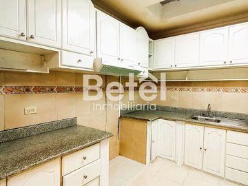 Casa con local comercial I CONTROL SUR