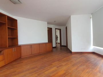 Venta Casa Cumbayá Urb. La Viña - Bungavilla Conjunto de 4 Casas 501 m². PRECIO 