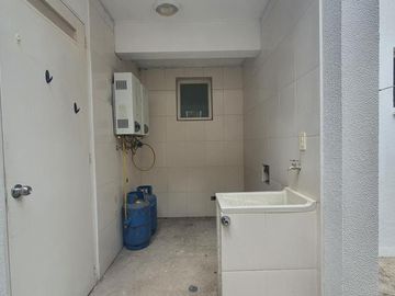 Venta Casa Cumbayá Urb. La Viña - Bungavilla Conjunto de 4 Casas 501 m². PRECIO 