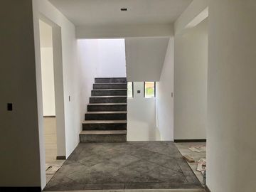 CASA EN VENTA NUEVA (a pie de calle) A 1 CUADRA DE LA CARRETERA METEPEC-ZACANCO Y DESVIACIÓN AL LIBRAMIENTO AV. TECNOLÓGICO EN METEPEC