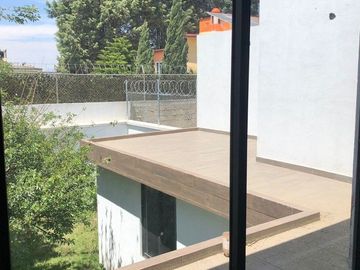 CASA EN VENTA NUEVA (a pie de calle) A 1 CUADRA DE LA CARRETERA METEPEC-ZACANCO Y DESVIACIÓN AL LIBRAMIENTO AV. TECNOLÓGICO EN METEPEC