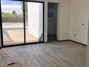 CASA EN VENTA NUEVA (a pie de calle) A 1 CUADRA DE LA CARRETERA METEPEC-ZACANCO Y DESVIACIÓN AL LIBRAMIENTO AV. TECNOLÓGICO EN METEPEC